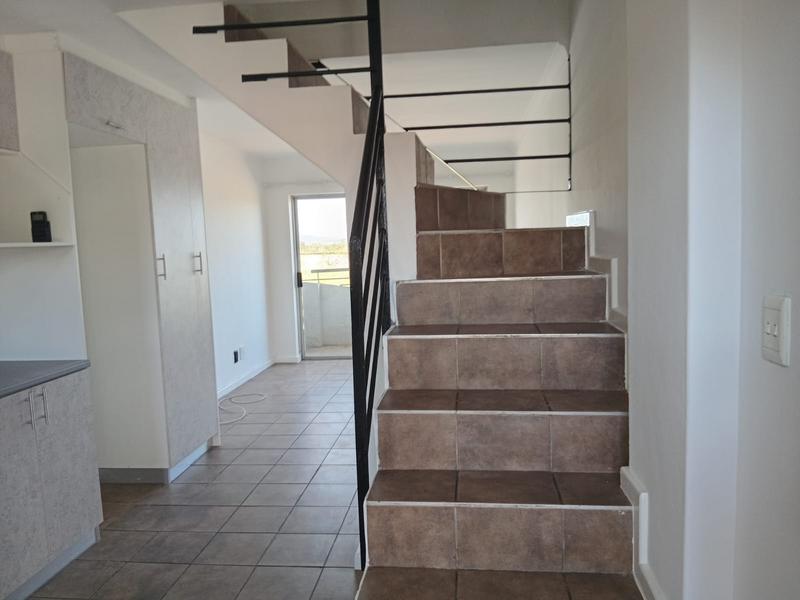 To Let 2 Bedroom Property for Rent in Uitzicht Western Cape